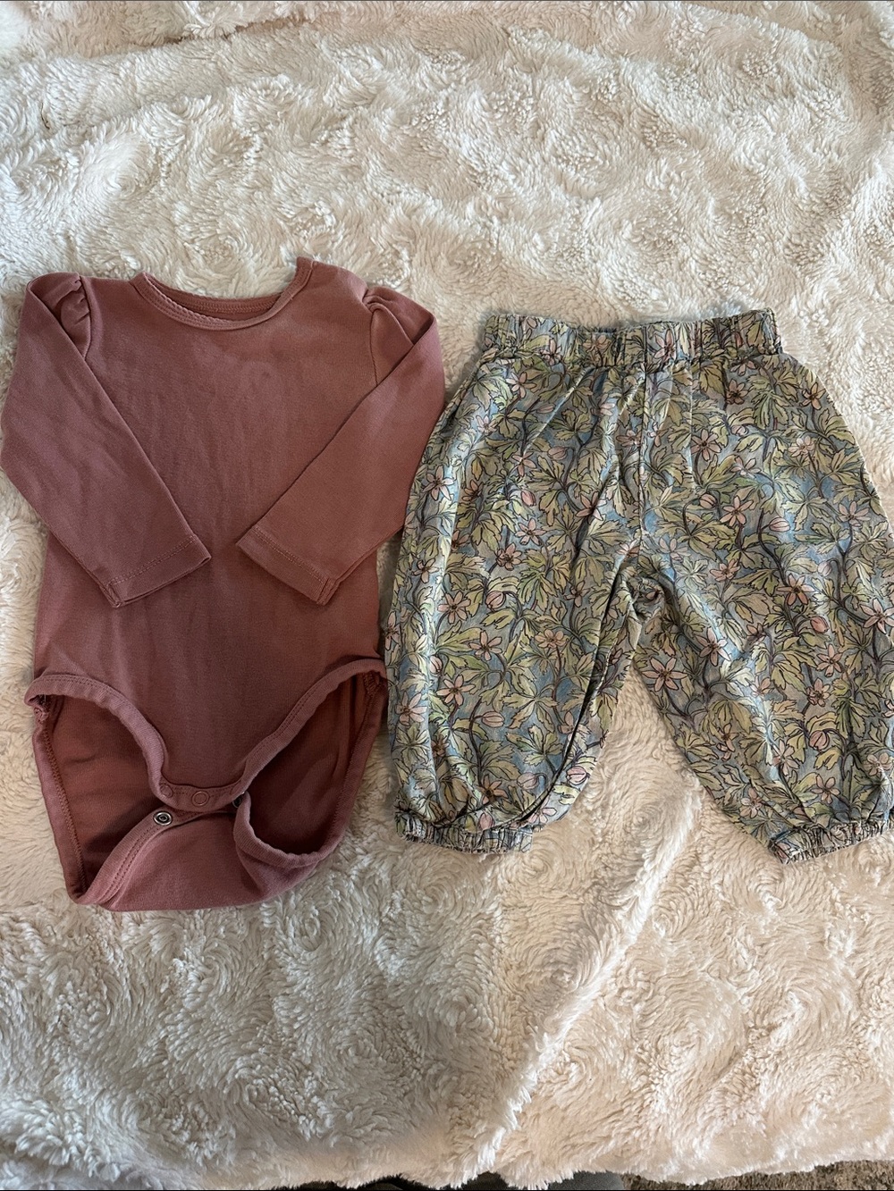 Mauve Long-Sleeve Bodysuit (H&M) & Floral Balloon Pants (Serendipity)